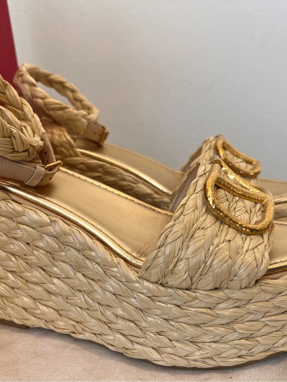 RARE Valentino Garavani VLogo Natural Raffia Platform Sandals 38.5 8.5 NWT $970